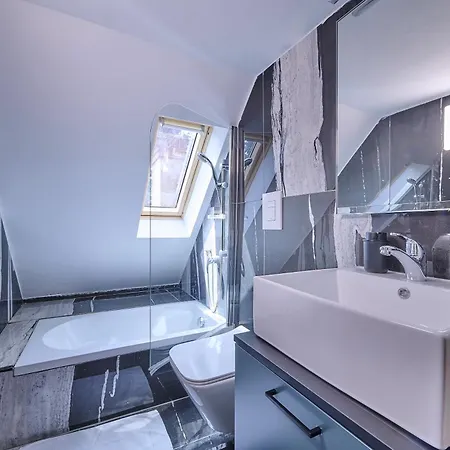 Velia With Air Conditioning And Private Pool Vila *